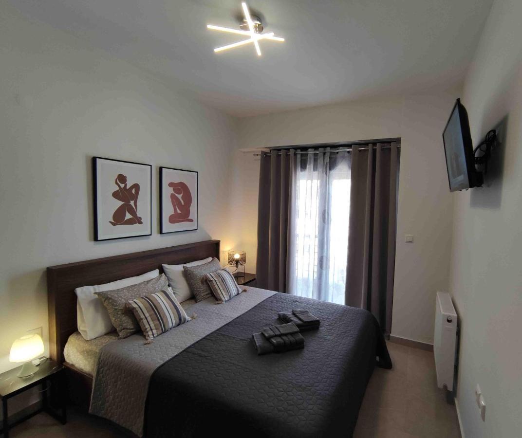 Grey Swan - Modern & Stylish Apartment With Private Parking Vólos Extérieur photo
